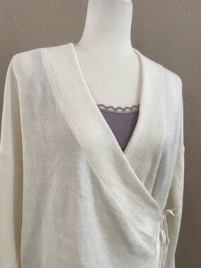 Cream Wrap Front Long Sleeve Top, size XS, Three Dot brand